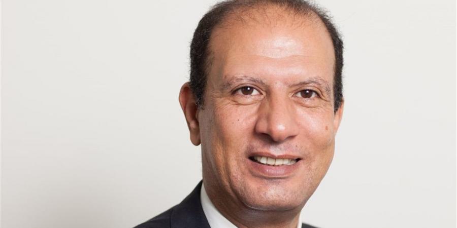 أشرف الصباغ فى ضيافة ورشة الزيتون الأدبية.. الليلة