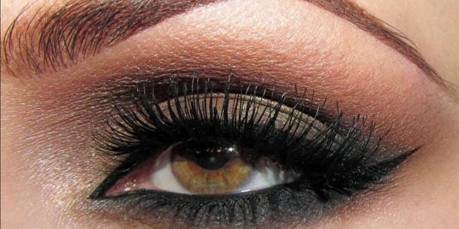 مكياج العيون يدوم 12 ساعة.. دليل سحر "الهايلايتر" في الحاجب وزاوية العين