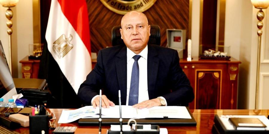 اجتماع موسع بوزارة الصناعة لبحث أزمة شركة يوتن مع "المهندسين"