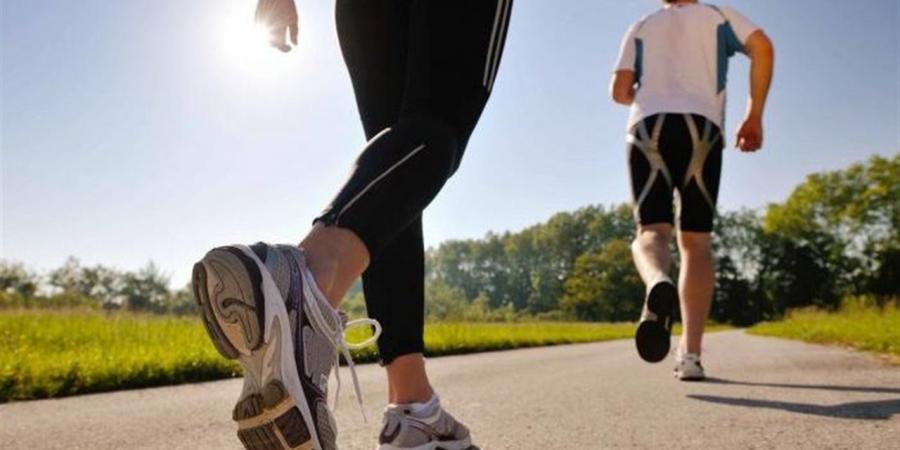 دراسة: المشي السريع يوميًا يقلل مخاطر أمراض القلب ويحسن صحة الدماغ