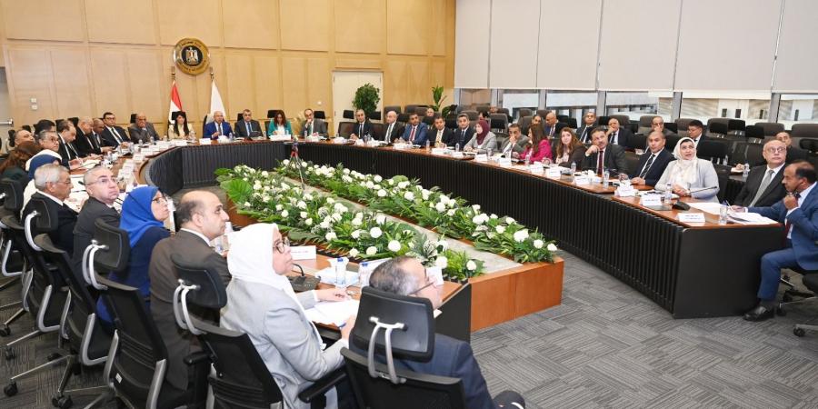 وزير الصناعة والنقل يترأس الاجتماع الرابع والثلاثين للمجموعة الوزارية للتنمية الصناعية