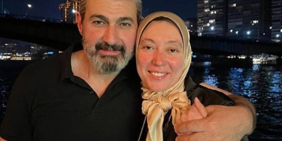 ياسر جلال يحتفل بعيد ميلاد زوجته