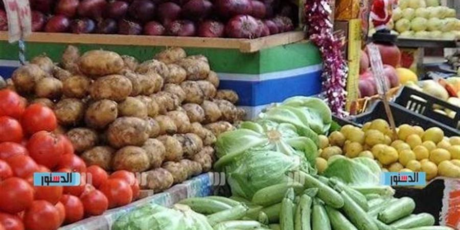 أسعار الخضروات والفاكهة اليوم الأربعاء.. الطماطم بـ2.5 جنيه والبرتقال البلدي 8 جنيهات
