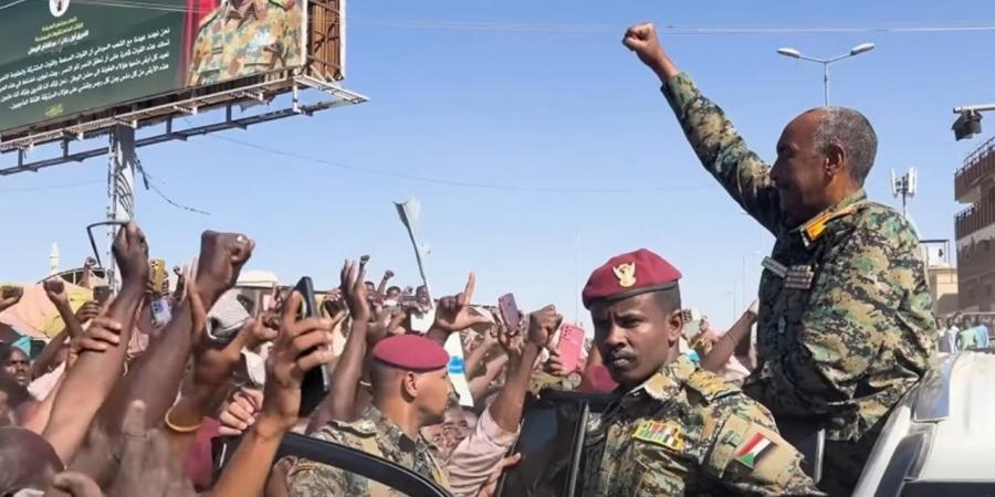 البرهان في غرب أمدرمان: استقبال حاشد للقائد العام للقوات المسلحة