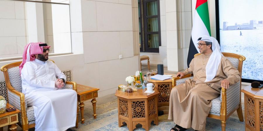 خلال زيارته لدولة الإمارات.. المستشار تركي آل الشيخ يلتقي بالشيخ منصور بن زايد ويشيد بمشروعه الرياضي العالمي