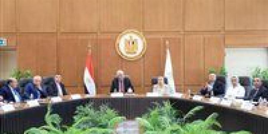 خطة شاملة لتوسيع المنح الدراسية وجذب الطلاب الوافدين.. والتعليم العالي تطلق منصة موحدة