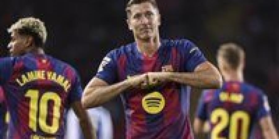 برشلونة يطلب من ليفاندوفسكي "التوقف عن التسجيل".. وتفاصيل صادمة في كتاب جديد