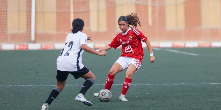 الأهلي يتقدم على ساك 2–1 مع نهاية الشوط الأول بالدوري النسائي