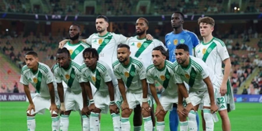 شاهد الآن البث المباشر لمباراة الأهلي والقادسية في الدوري السعودي