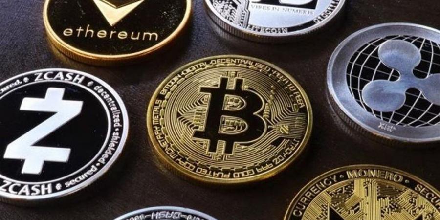 بيتكوين وأصول رقمية أخرى تتراجع بفعل هروبها من المخاطر