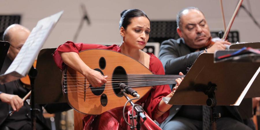 أوركسترا مكتبة الإسكندرية بقيادة ناير ناجي تتألق في أمسية موسيقية مع داوود