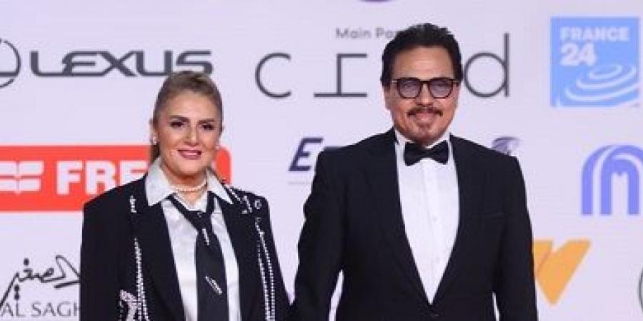 محمد رياض وزوجته في ختام مهرجان القاهرة: الفعاليات أهم ما في المهرجان والأفلام القصيرة مهمة