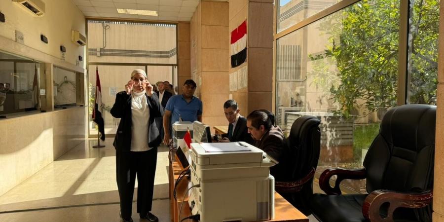 إقبال أبناء الجالية المصرية على سفارة مصر ببيروت في اليوم الثاني للتصويت بانتخابات مجلس النواب