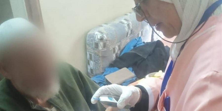 الشرقية تنفذ آلاف الزيارات المنزلية لتقديم الرعاية الصحية لكبار السن وذوي الهمم