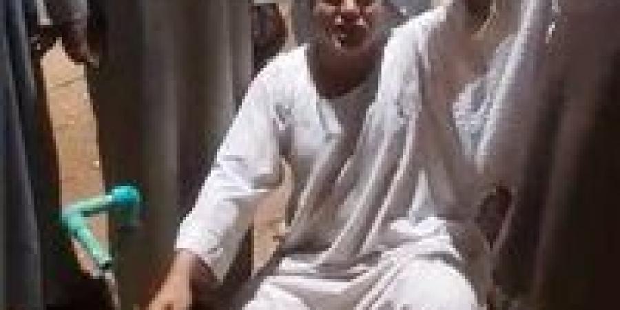 أسوان: أهالى القفايطة بنصر النوبة يشكرون الرئيس عبد الفتاح السيسى بعد تحقيق حلم تركيب الكهرباء والمياه