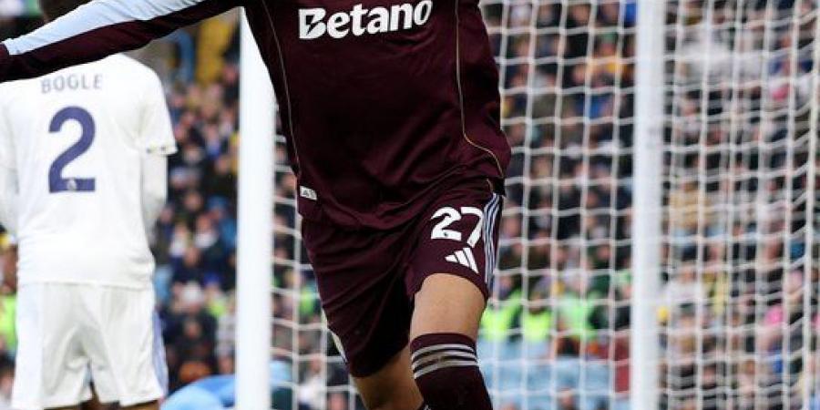 أستون فيلا يفوز على ليدز يونايتد (1/2) في الدوري الإنجليزي الممتاز