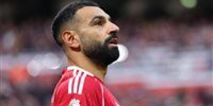 روني يصعّد الانتقادات: لماذا يطالب أسطورة يونايتد بإجلاس محمد صلاح على الدكة؟