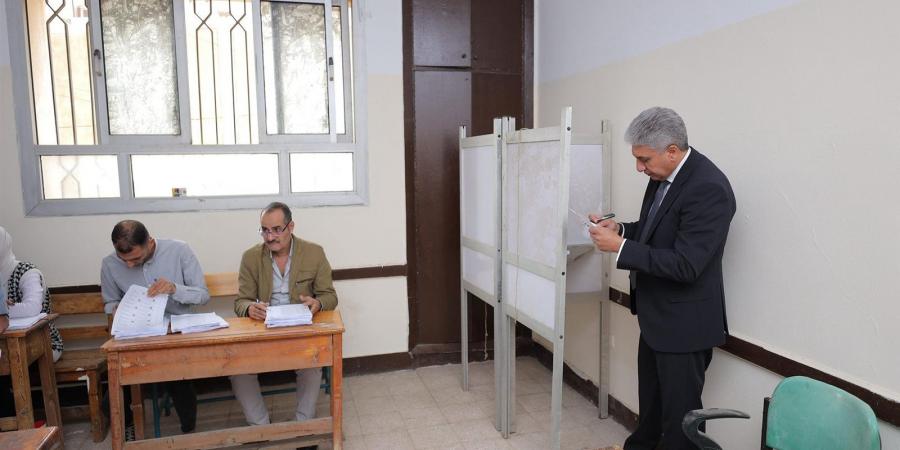 وزير السياحة والآثار يُدلي بصوته في انتخابات مجلس النواب 2025