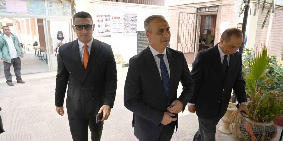 رئيس جهاز حماية المستهلك يُدلي بصوته في انتخابات مجلس النواب 2025