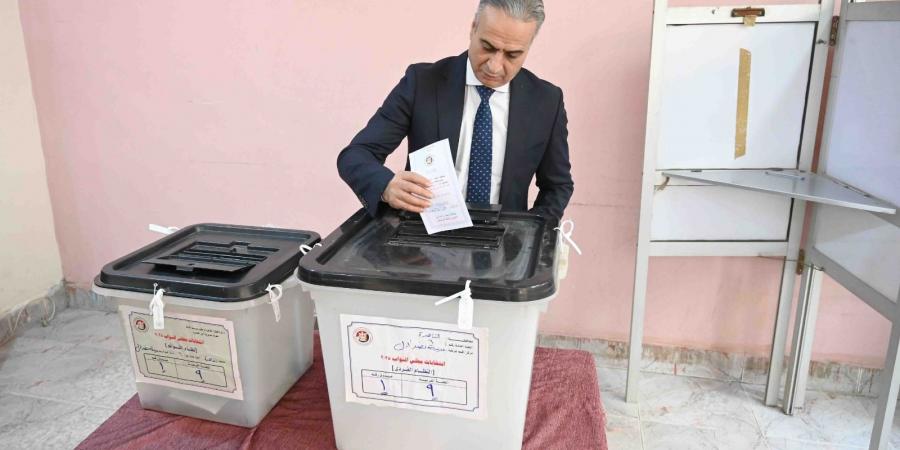 رئيس جهاز حماية المستهلك يُدلي بصوته في انتخابات مجلس النواب 2025