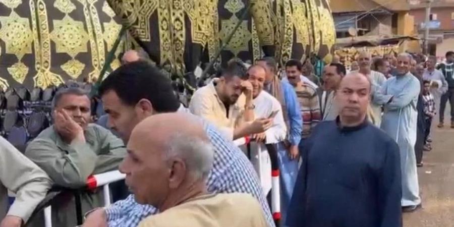 توافد الناخبين على لجان التصويت بمركز قلين بكفر الشيخ