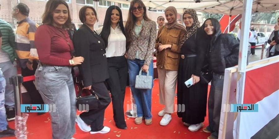 الفنانة ريهام حجاج تدلي بصوتها في انتخابات مجلس النواب 2025