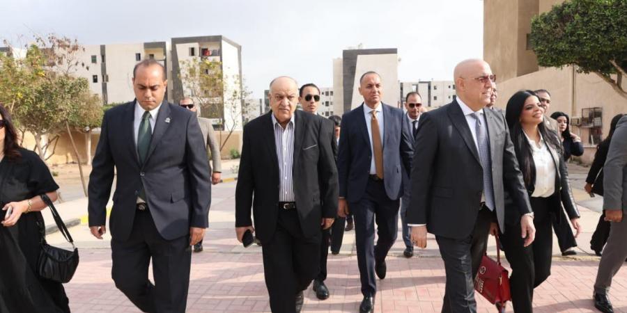 انتخابات "النواب" 2025.. رئيس "الجبهة الوطنية" يدلي بصوته بالقاهرة الجديدة ويدعو المواطنين للمشاركة