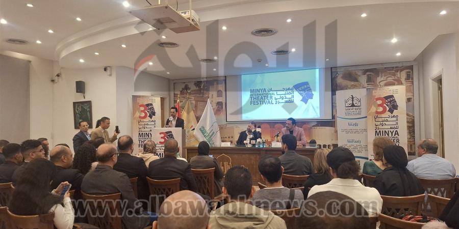 المخرج كيرلس صابر يكشف تفاصيل الدورة الثالثة من مهرجان المنيا الدولي للمسرح.. صور