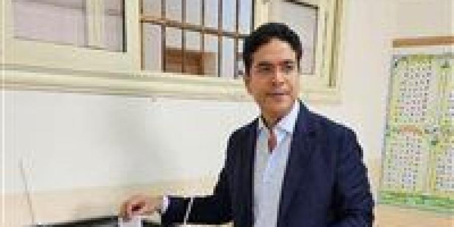 النائب ضياء الدين داوود يدلي بصوته في انتخابات مجلس النواب 2025