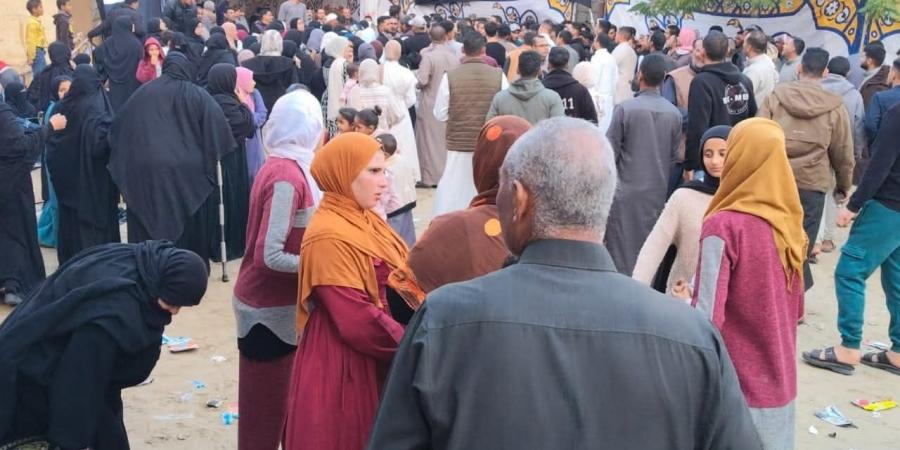 السيدات تزين الطوابير.. التنسيقية: توافد الناخبين على لجان الاقتراع في شمال سيناء