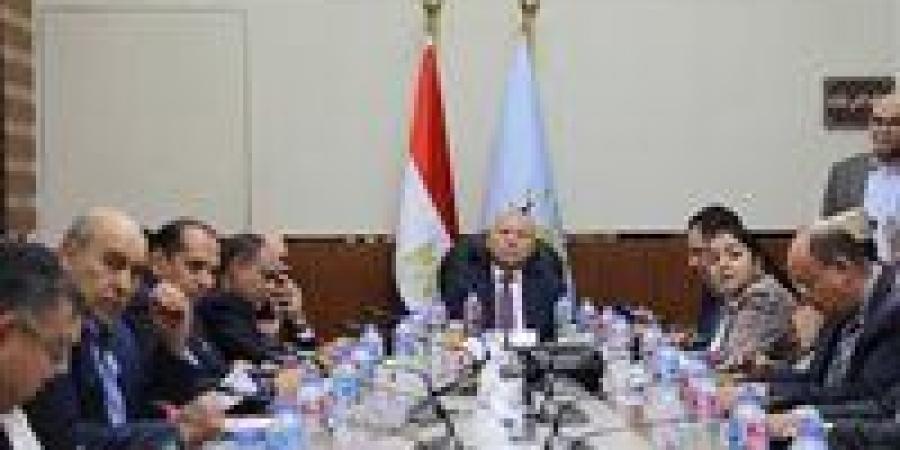 محافظ القاهرة يتابع من غرفة العمليات المركزية استعدادات العاصمة لانتخابات مجلس النواب