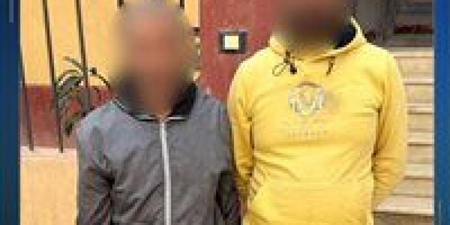 الداخلية تضبط شخصين بحوزتهما كروت دعاية انتخابية بالقاهرة