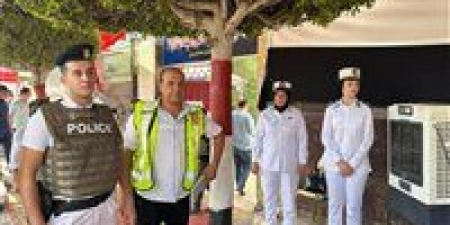 الشرطة النسائية في الواجهة… تسهيل دخول السيدات وكبار السن إلى اللجان