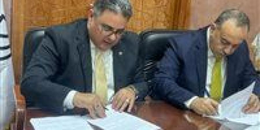بقيمة 2 مليون جنيه.. بقيمة 2 مليون جنيه.. محافظ أسيوط يوقع بروتوكول تعاون مع "مصر الجديدة للإسكان" لتطوير منازل بمركز ديروط لتطوير منازل بمركز ديروط