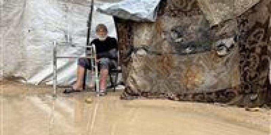 غزة تغرق بين الأمطار والحصار: تحذيرات من كارثة إنسانية تتسع كل ساعة
