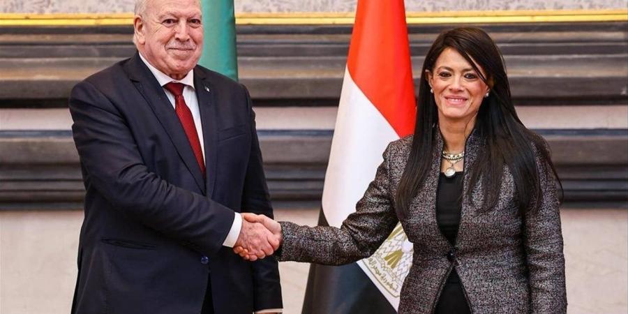 اتفاق على خط ملاحي مباشر بين ميناء الجزائر والإسكندرية لتعزيز حركة البضائع