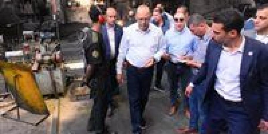 انذارات قانونية لـ 21 مصنعًا بسبب مخالفات عقود العمل بمناطق صناعية بالسويس