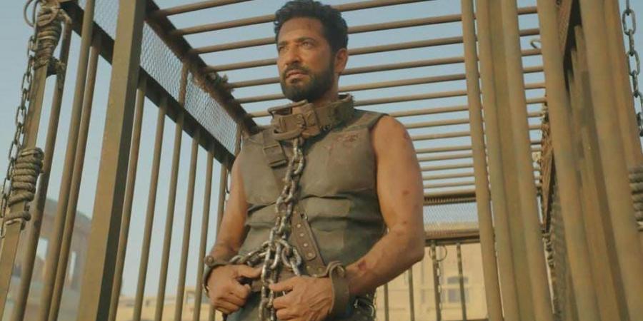 بدأ تحضيره من 4 سنين ومصيره مجهول.. تفاصيل أزمة فيلم الغربان لـ عمرو سعد |خاص