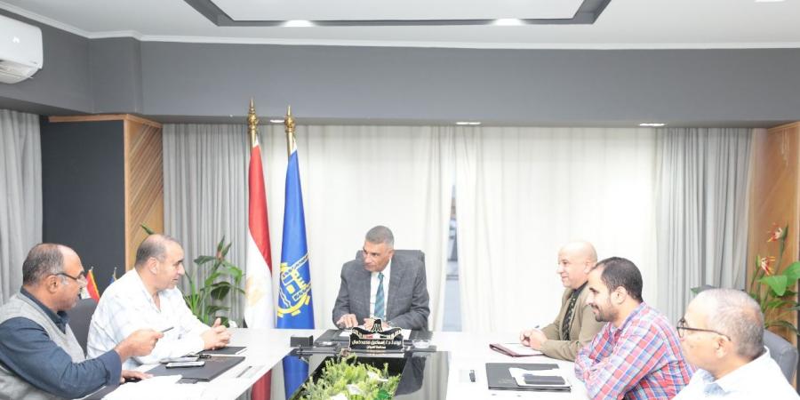 محافظ أسوان: اعتماد 200 مليون جنيه لاستكمال تأهيل مساكن المغتربين بنصر النوبة