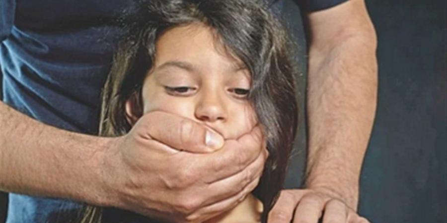 بعد اعتراف المتهمين بهوسهم بالأطفال… ما هى البيدوفيليا؟