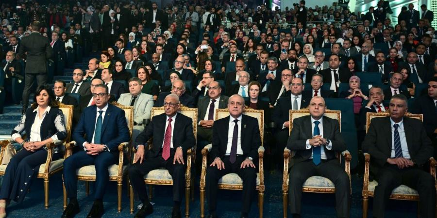 رئيس الوزراء يشارك في فعاليات الملتقى السنوي السادس للهيئة العامة للرعاية الصحية.. صور