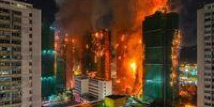 مشهد يهز هونج كونج..حريق ضخم يلتهم 5 مبانٍ ويسفر عن 13 ضحية