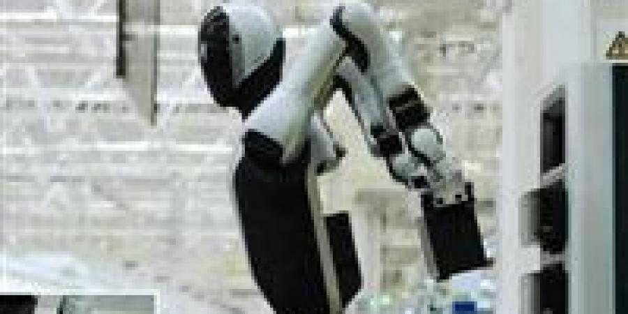 الصين تبدأ نشر روبوتات بشرية على الحدود لتعزيز الأمن والذكاء الصناعي