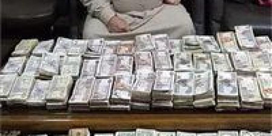 الداخلية تضبط قضايا اتجار بالنقد الأجنبي بقيمة 7 ملايين جنيه