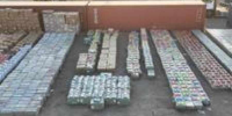 الداخلية تحبط تهريب ألعاب نارية وأجهزة لاسلكية وكاميرات بقيمة 100 مليون جنيه