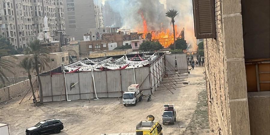 لم نحدد حجم الخسائر.. محمد صلاح العزب يكشف تفاصيل حريق لوكيشن تصوير مسلسل الكينج| خاص