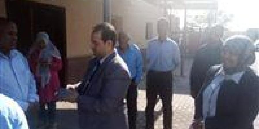 مدير مديرية العمل بالأقصر يتابع سير أعمال البرامج التدريبية وإلتزام المنشات بتنفيذ القانون