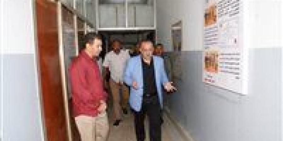 محافظ أسيوط يتابع البرامج التدريبية بمركز علوم الحاسب الآلي وتكنولوجيا المعلومات بالمحافظة وجودة الخدمات المقدمة للمتدربين