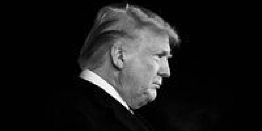 «ترامب يطيح بتاريخ الهجرة الأمريكية».. حظر دول العالم الثالث ويبدأ بمخطط ترحيل المهاجرين