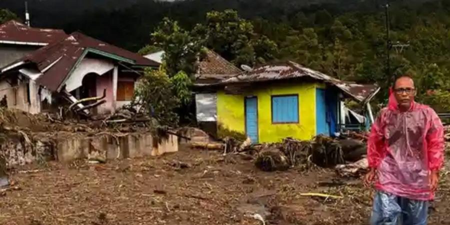 «أمطار غزيرة مدمرة».. ارتفاع عدد ضحايا فيضانات إندونيسيا إلى 248 شخص وآخرين في عداد المفقودين